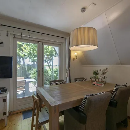 Holiday home Elegant With Terrace